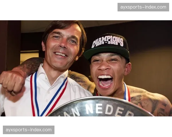 荷甲：埃因霍温5-1大胜阿贾克斯，提前三轮卫冕联赛冠军